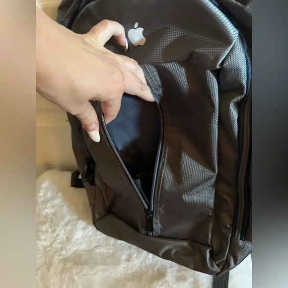 Basecamp gray nylon backpack Apple logo laptop work travel pockets school - Picture 8 of 16